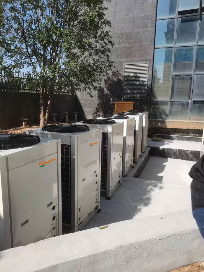 Koldioxidfri Park Standardutrustning | Tongbao Te:s intelligenta värmepumpsystem med dubbla källor, låser upp ny energibesparing för uppvärmning och kylning Koldioxidfri Park Standardutrustning | Tongbao Te:s intelligenta värmepumpsystem med dubbla källor, låser upp ny energibesparing för uppvärmning och kylning